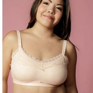 Elegant Lace-Trimmed Pink Bralette